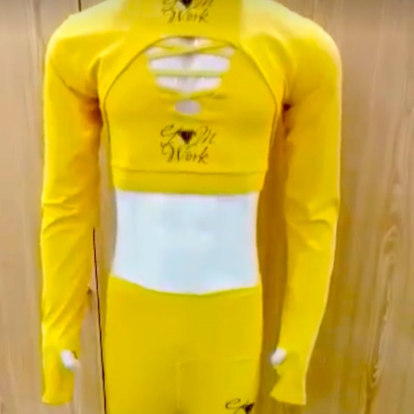 Custom made design and logo 3 piece activewear set - Picture 2 of 2